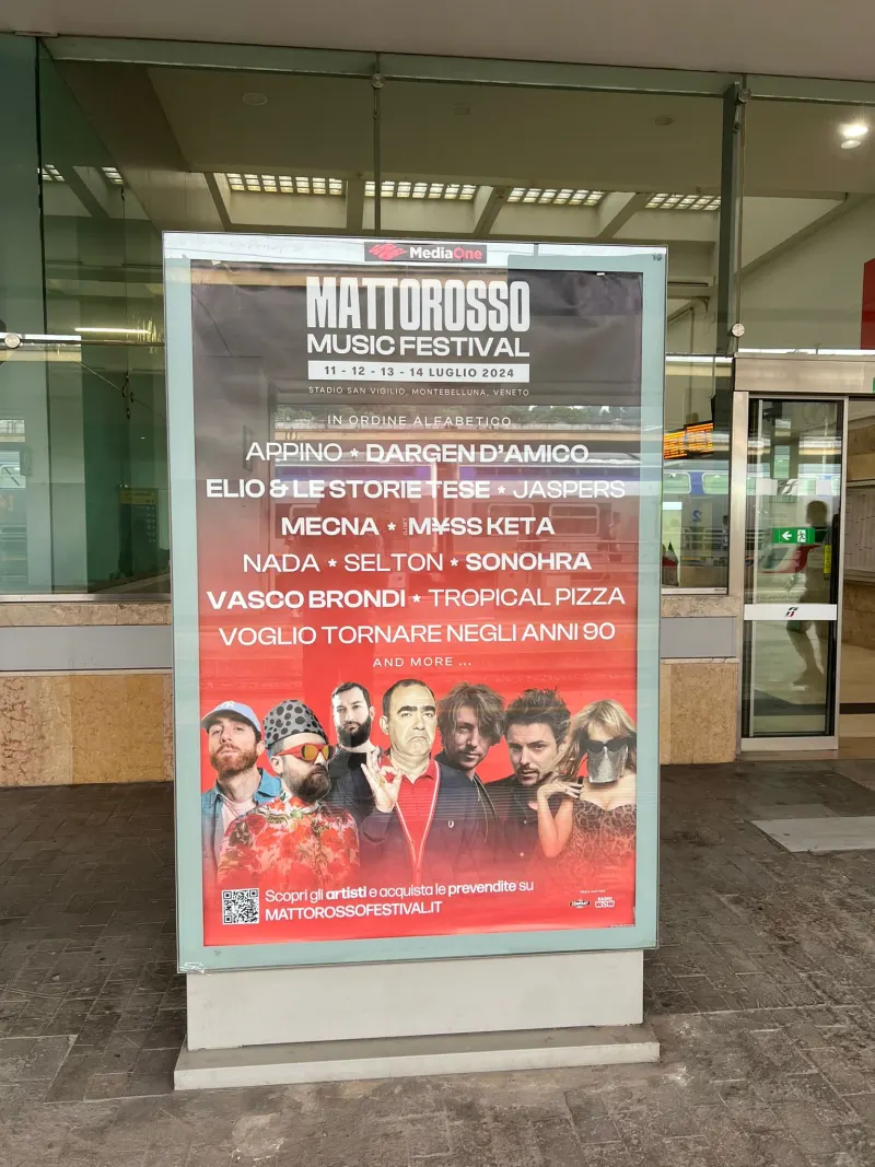 Mattorosso Music Festival: Il poster in stazione